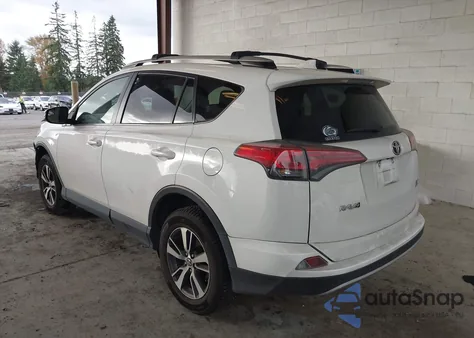 2016 Toyota Rav4 Xle z USA, uszkodzony, nr VIN JTMRFREVXGJ055526